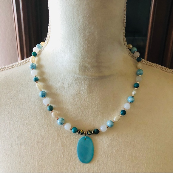 Handcrafted abalone shell dyed agate howlite stone genuine pearl necklace - Picture 2 of 15